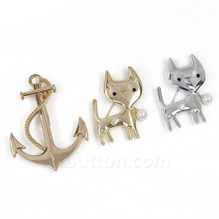 Animal Brooches Costume Jewelry