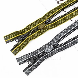Plastic modelat două - fel de fermoar separat