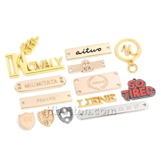 Etichete de îmbrăcăminte din metal personalizate