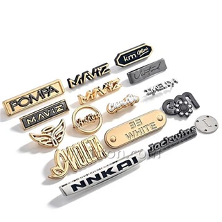 Etichete metalice personalizate